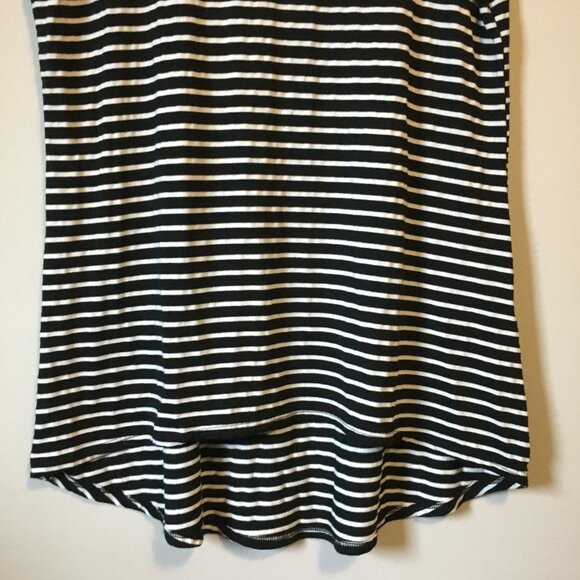 Hipster B&W Stripe High Low Tee - Picture 4 of 16